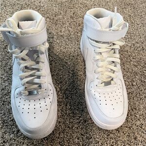 Men’s NIKE Air Force 1 mid White size 11.5